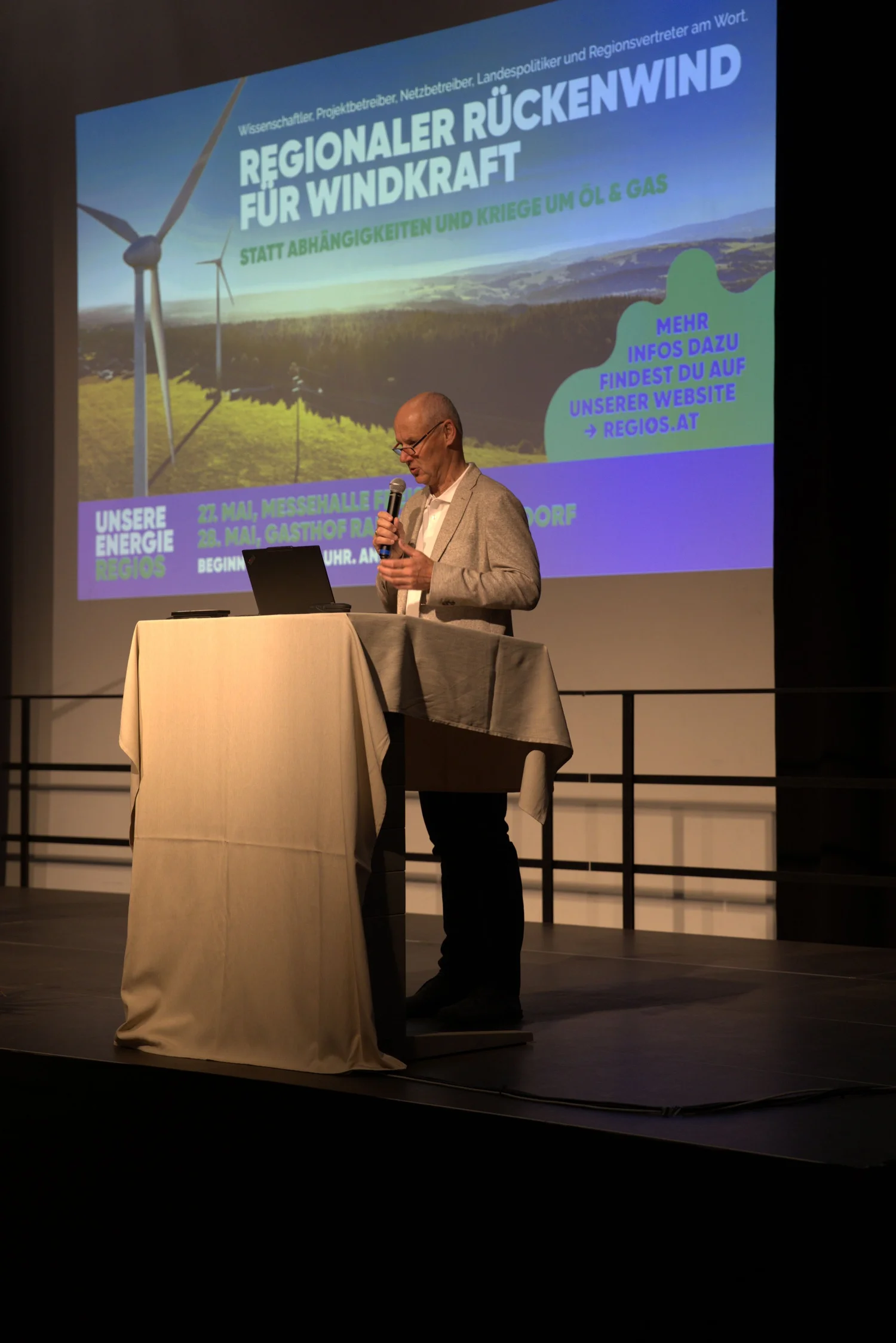 RRFW_buehne_nm_hoch.jpg